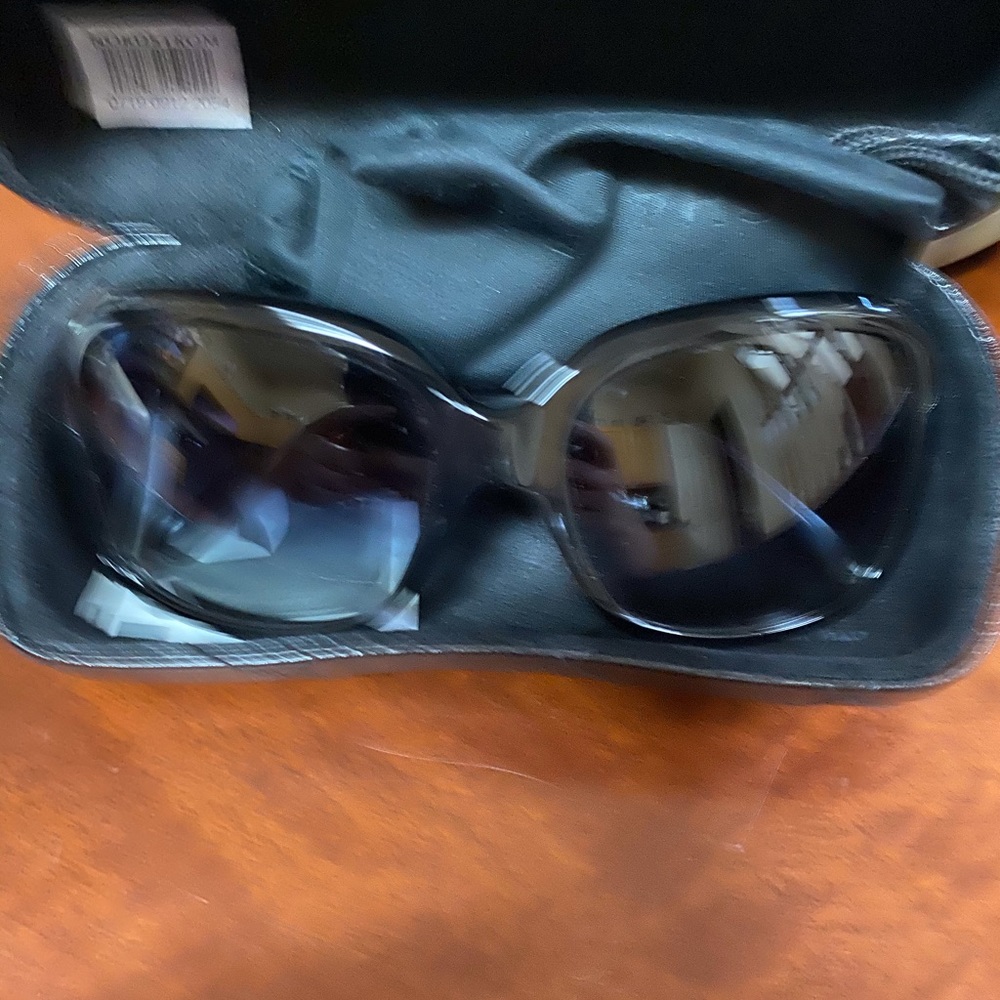 Chanel sunglasses - Picture 2 of 11